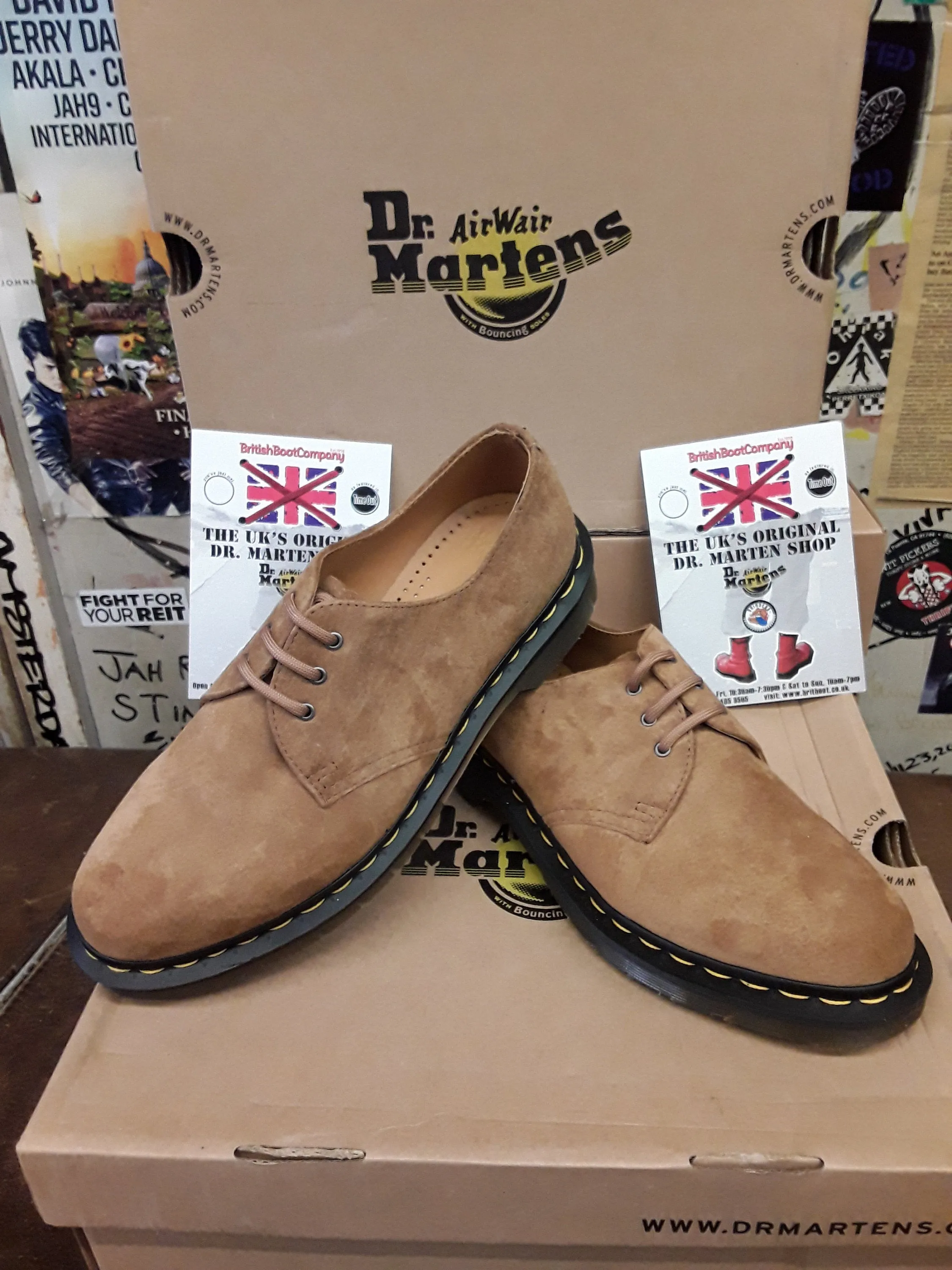 Dr Martens 1461 Tan Soft buck Size 6