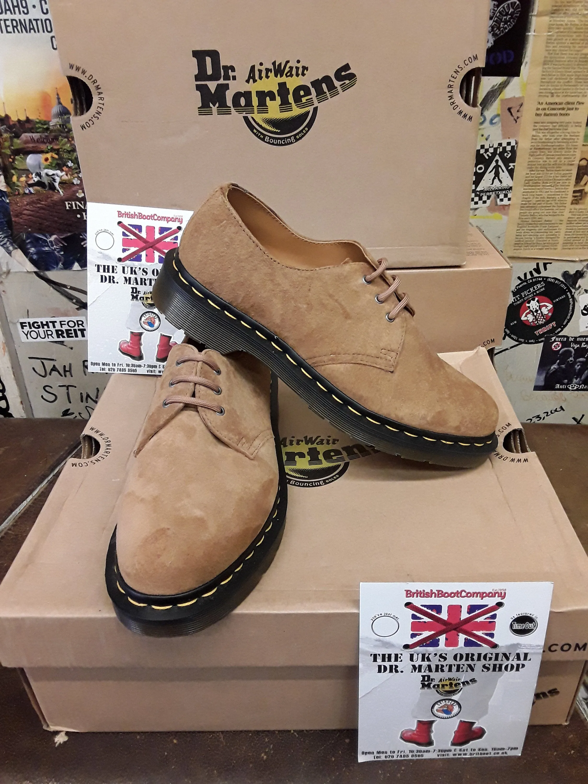 Dr Martens 1461 Tan Soft buck Size 6