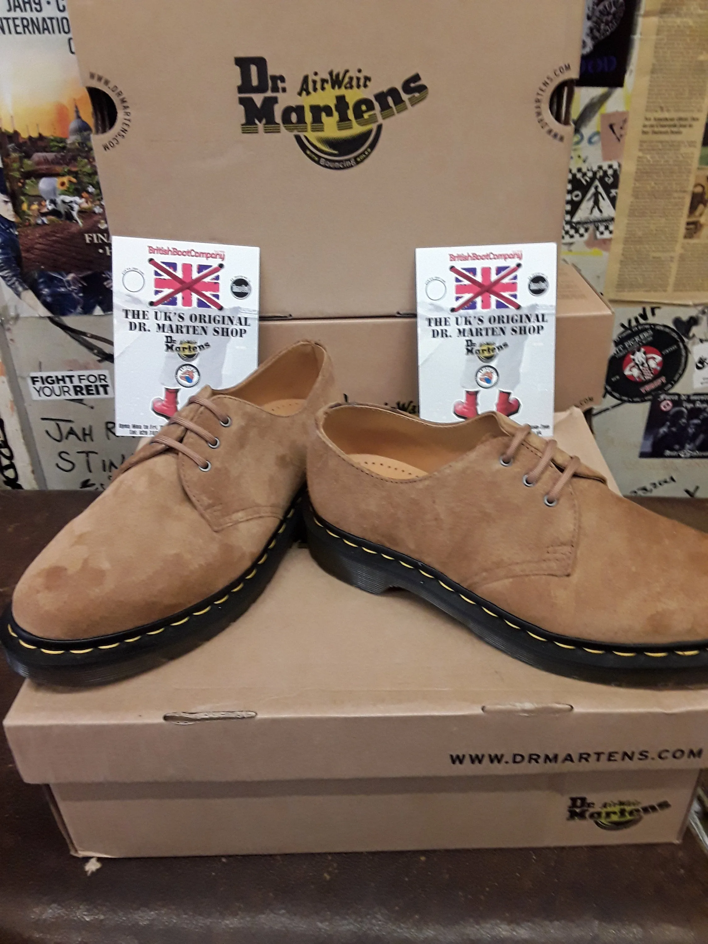 Dr Martens 1461 Tan Soft buck Size 6