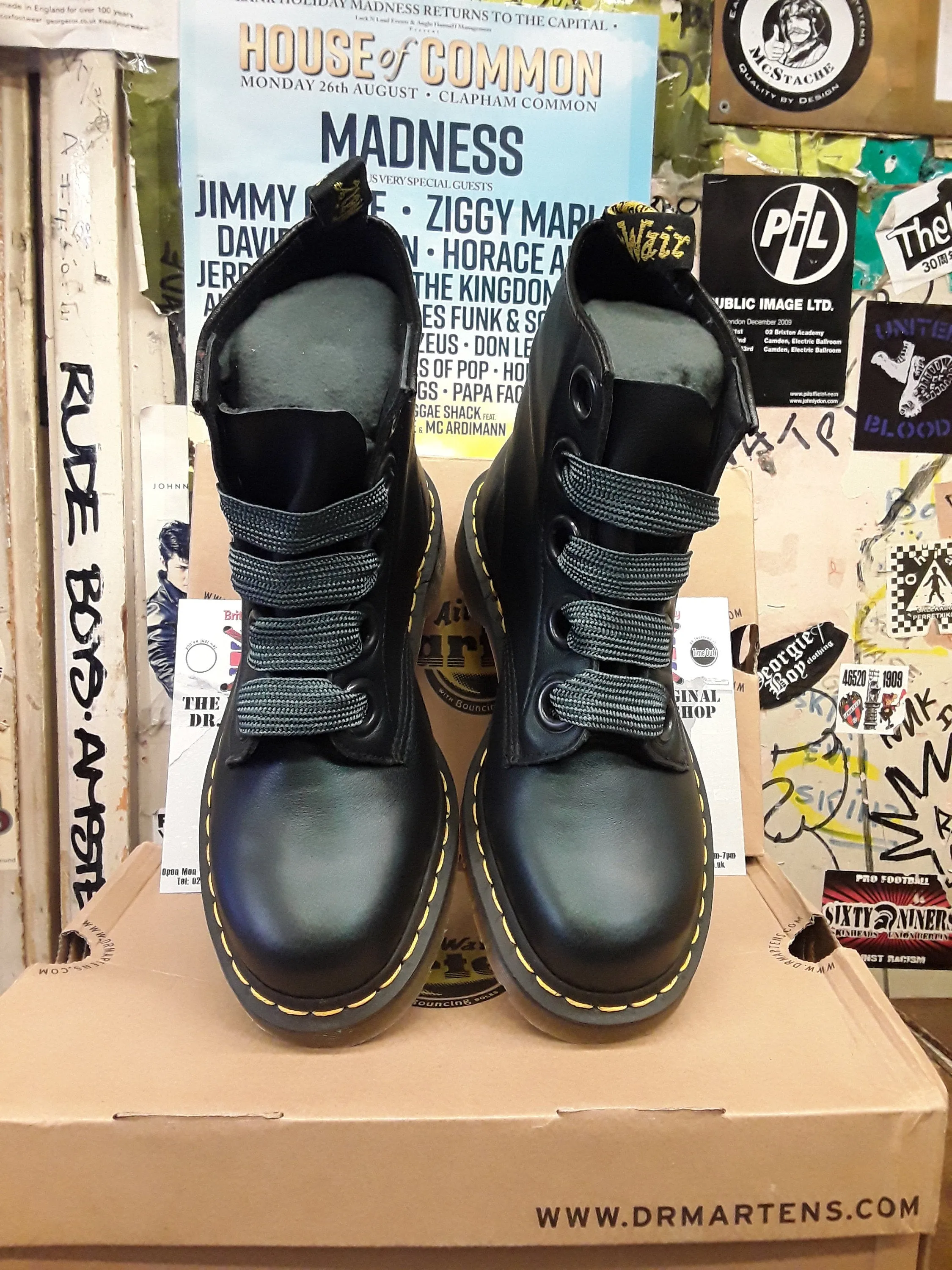 Dr Martens 1B72 Emerald Size 8