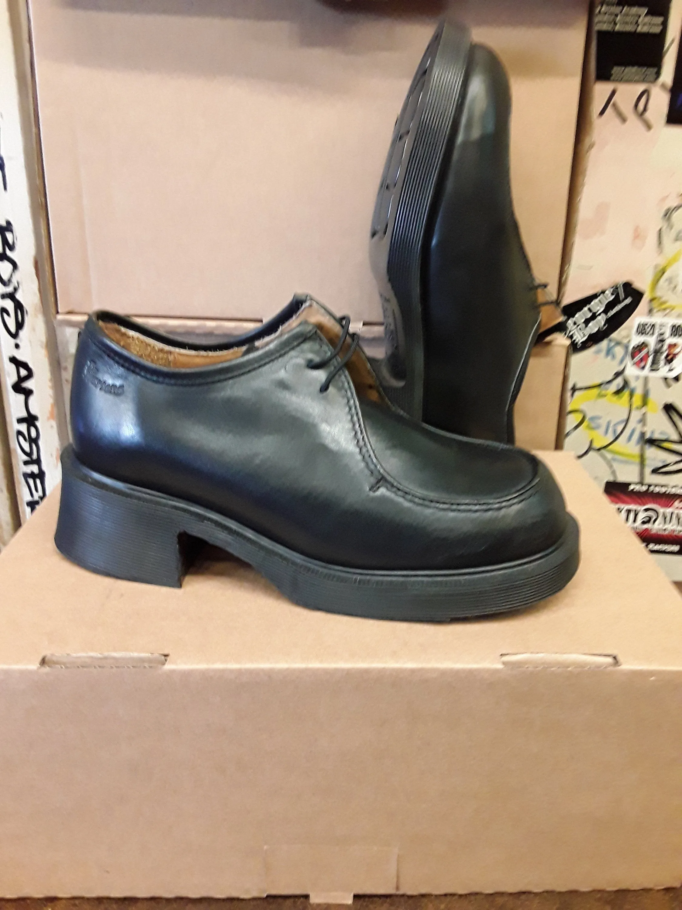 Dr Martens 8669 Made in England Black heeled SHOE SIZE 5