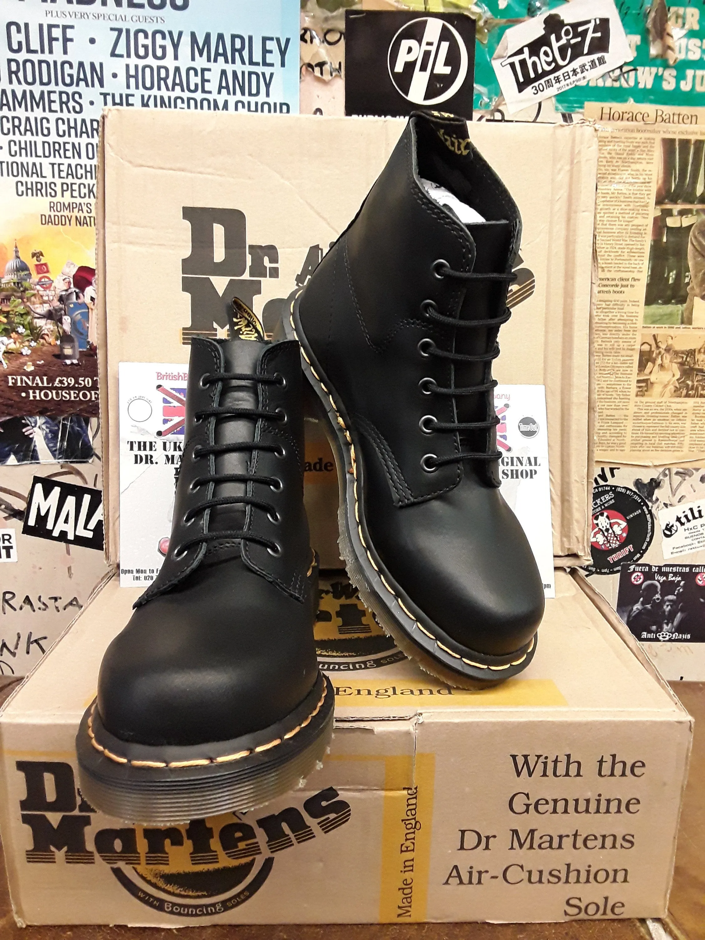 Dr Martens Made in England 8175 Black Greasy Size 5