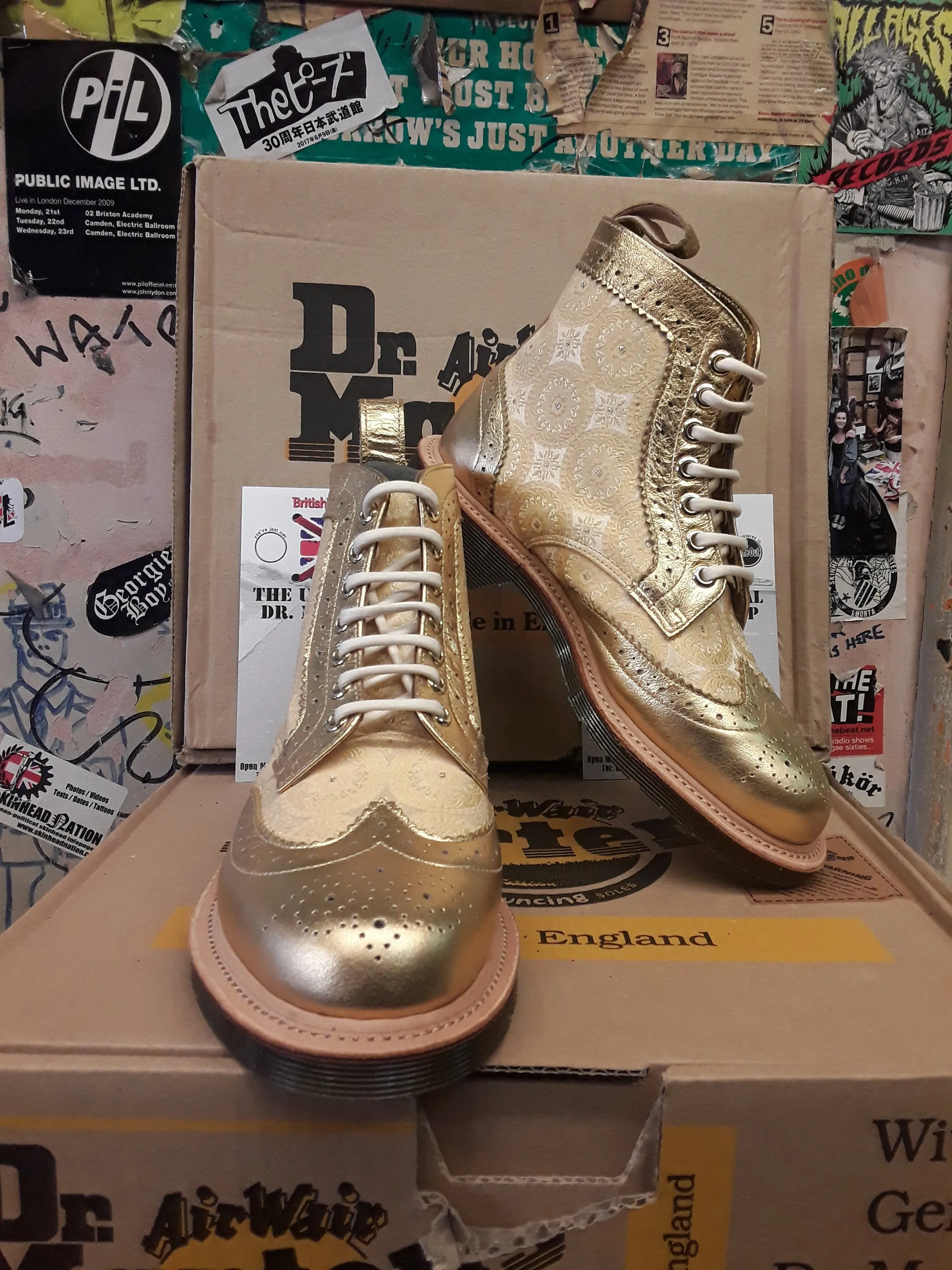 Dr martens Made In England Gold Leaf 7 Eyelet Size 4