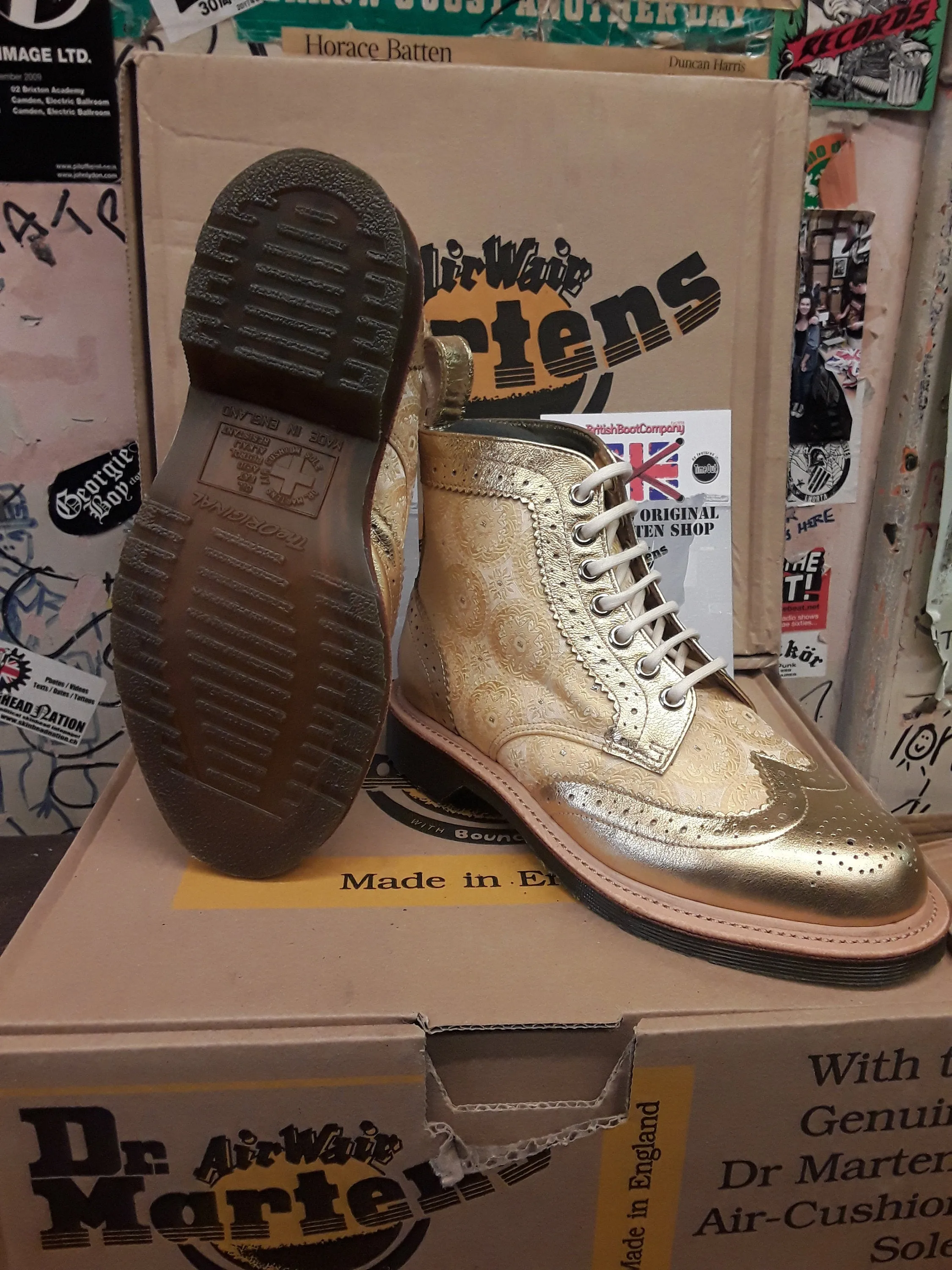 Dr martens Made In England Gold Leaf 7 Eyelet Size 4