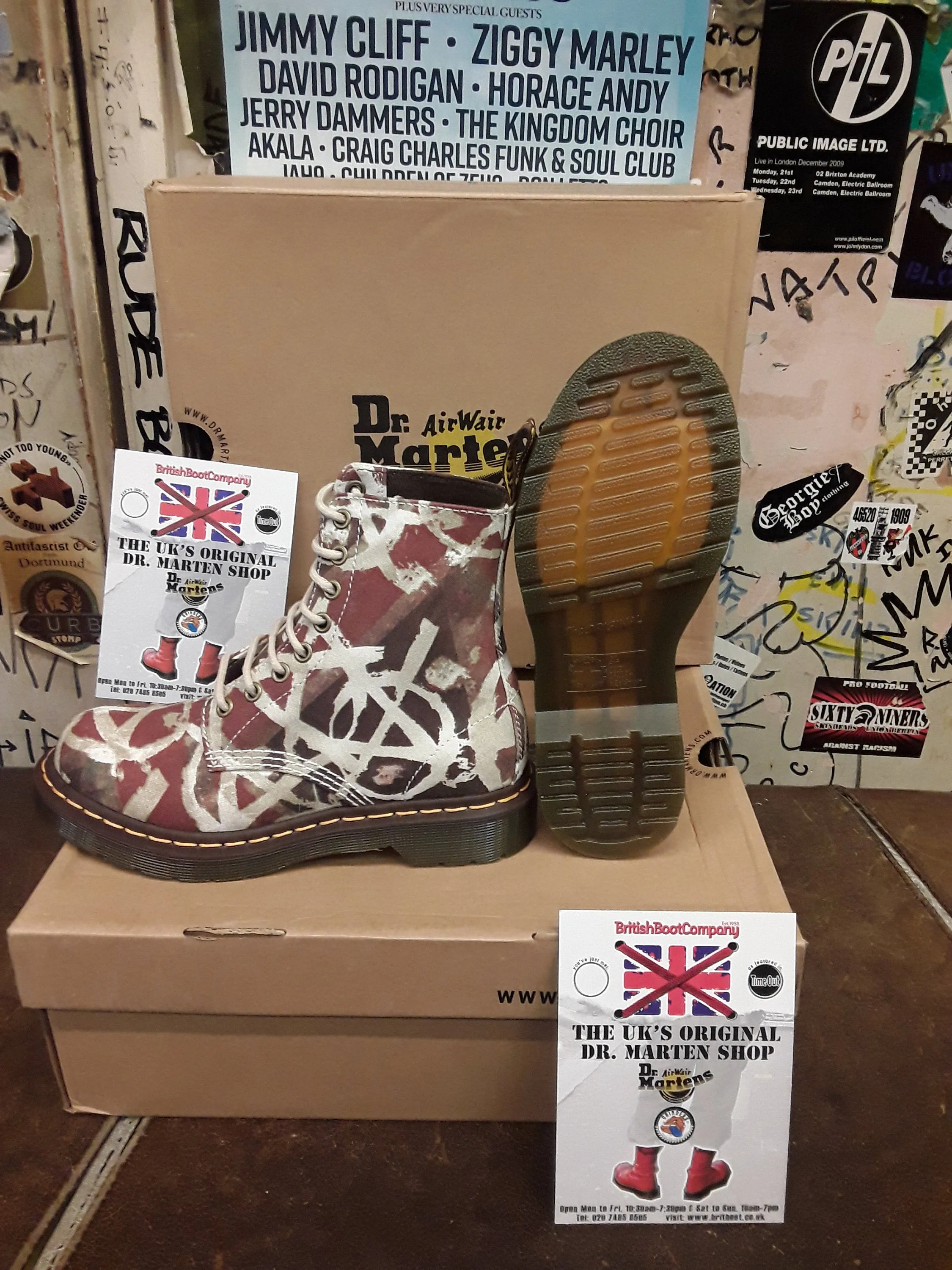 Dr Martens Vegan Page Union Jack Anarchy Size 3