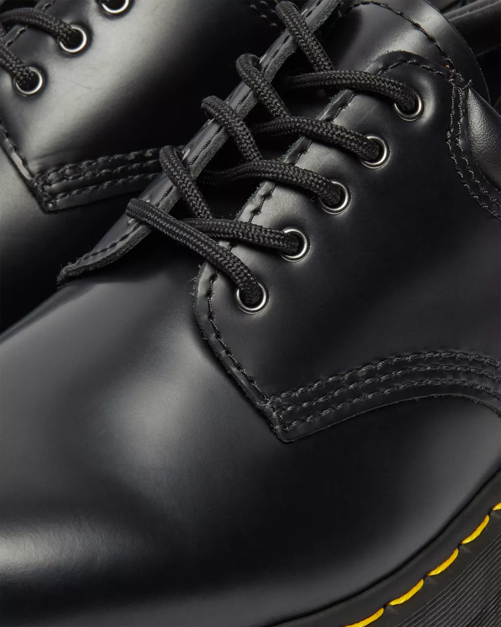 Dr Martens- 8053 Quad Black