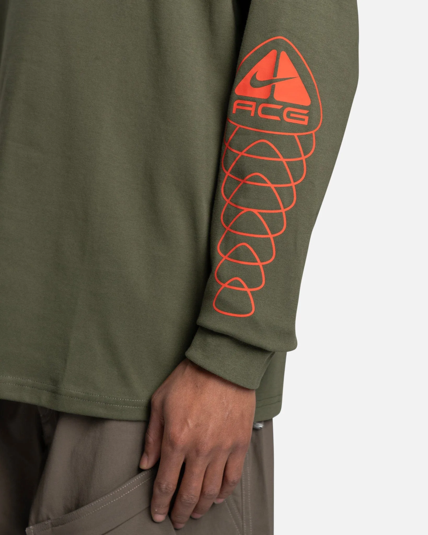 Nike ACG Lungs Long Sleeve T-Shirt in Cargo Khaki