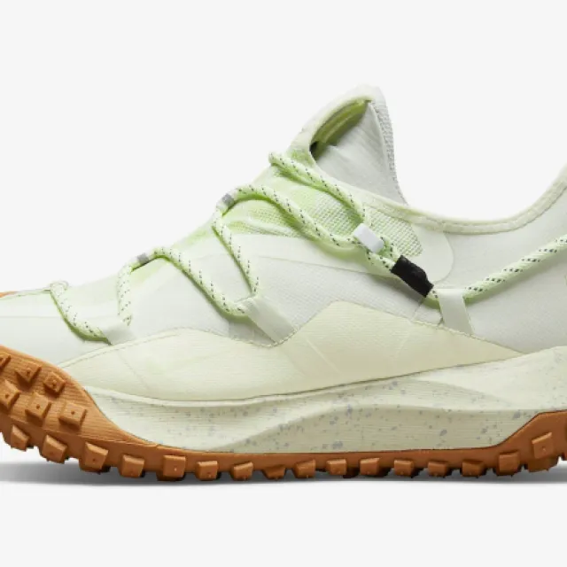 Nike acg mountain fly low gore-tex se sea glass gum