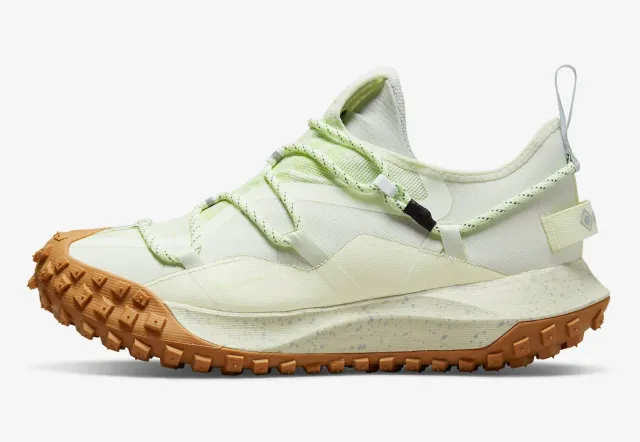 Nike acg mountain fly low gore-tex se sea glass gum