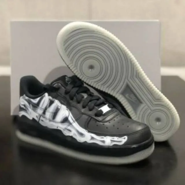 NIKE AIR FORCE 1 ‘07 SKELETON QS GLOW IN THE DARK HALL...