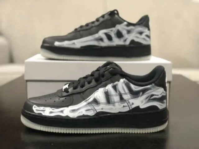 NIKE AIR FORCE 1 ‘07 SKELETON QS GLOW IN THE DARK HALL...