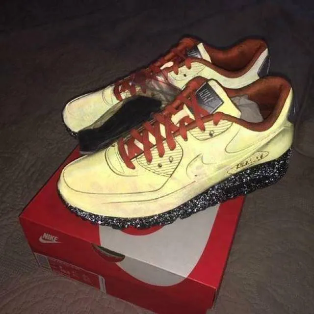 Nike Air Max 90 Mars Landing