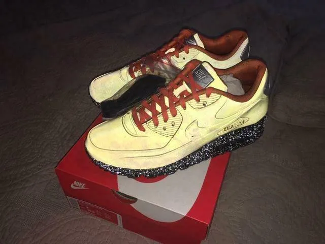 Nike Air Max 90 Mars Landing