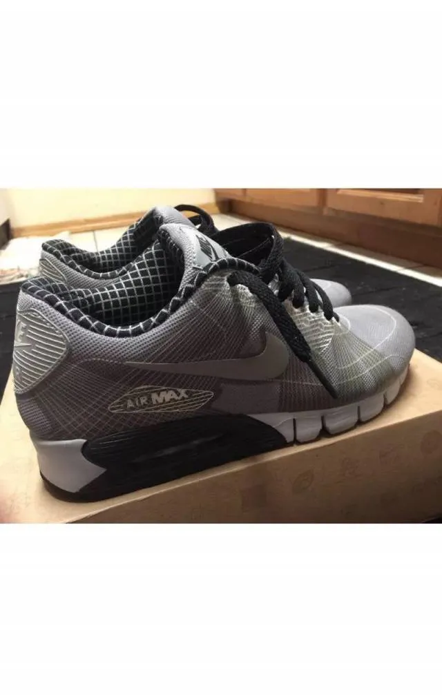 Nike Air Max 90 Tier 0 Quickstrike