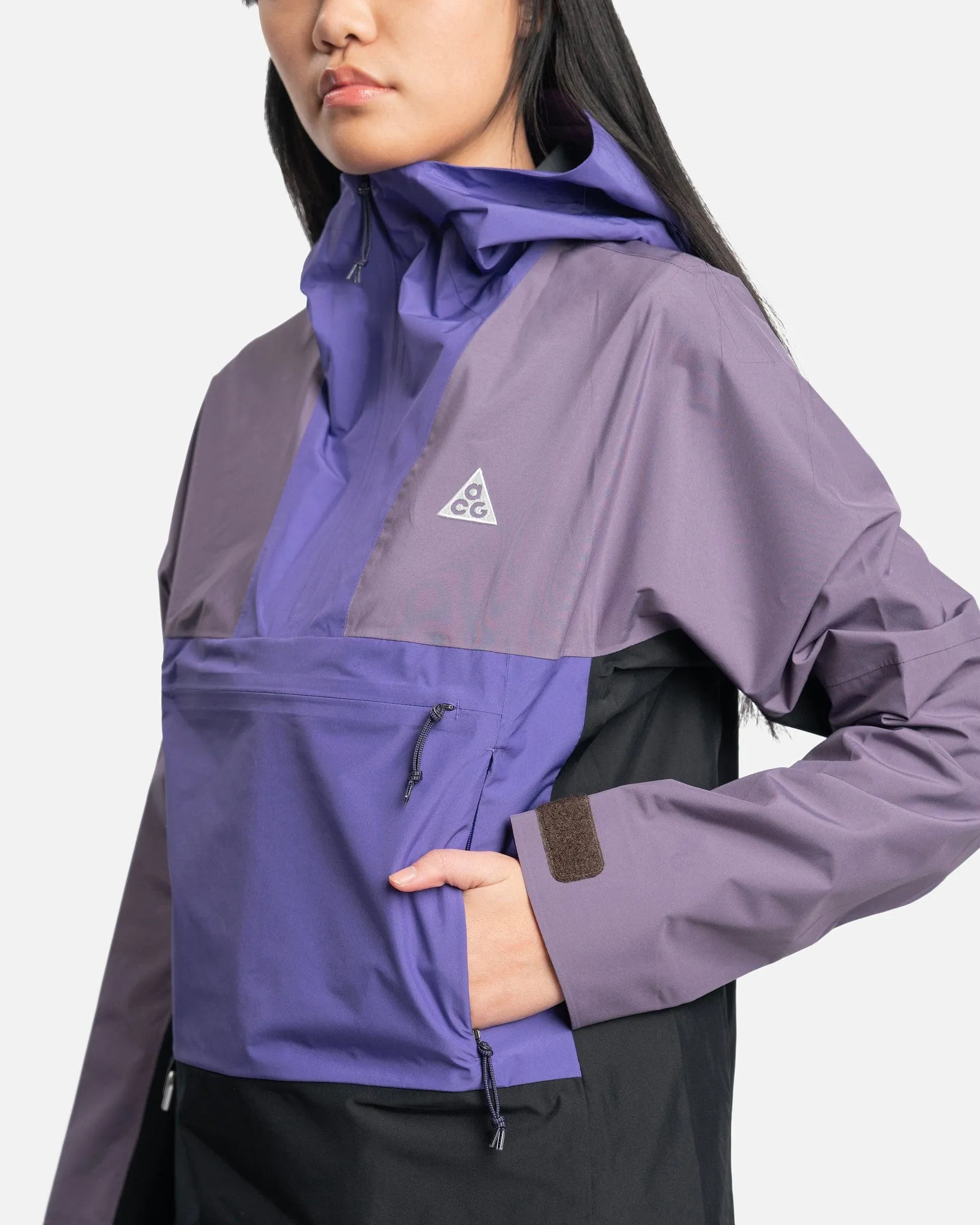 Nike Women's ACG Cascade Rain Jacket in Dark Iris