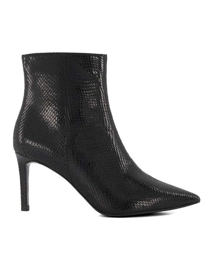 Oonaz Boot in Black